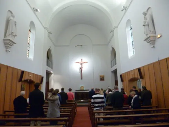 Une chapelle pendant un temps de prière